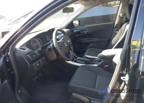 2017 Honda Accord Lx z USA, uszkodzony, nr VIN 1HGCR2F38HA070501